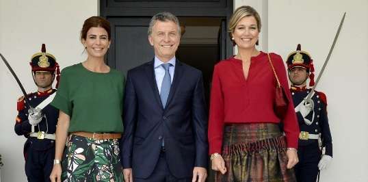 El look de la Reina Máxima y la Primera Dama Juliana Awada en Olivos